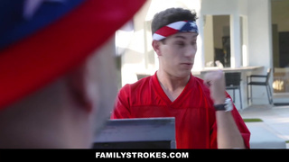 Порно с мамой - секс видео онлайн